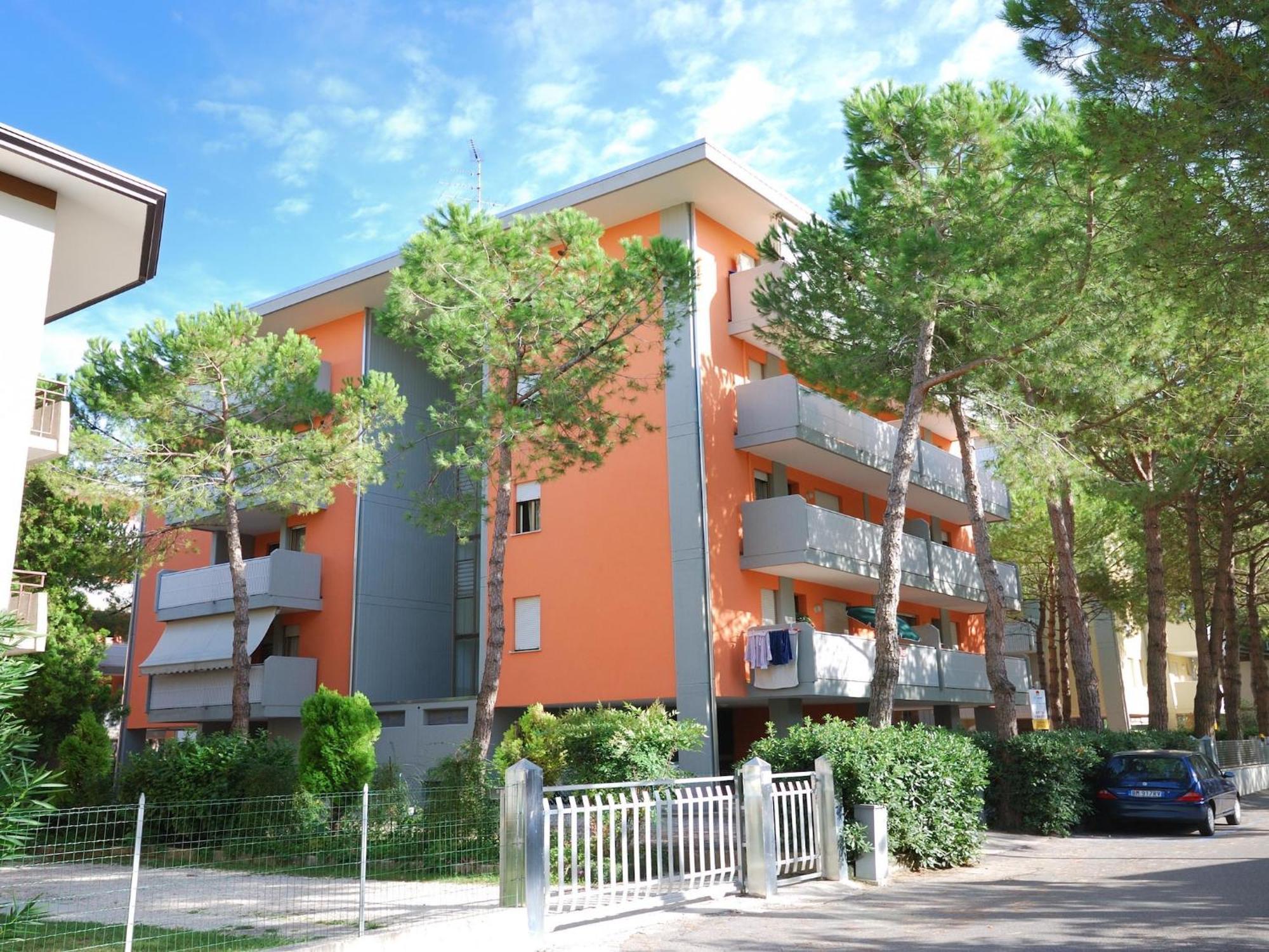 Apartment In Bibione Near Sea Beach Екстериор снимка